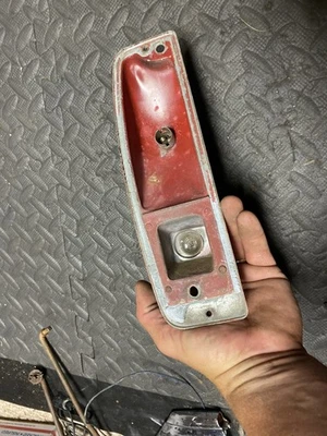 Ford F100 F150 1969 luz trasera de aluminio carcasa lado izquierdo del conductor Foto 1 de 4
