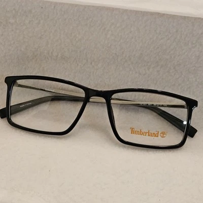Marco de gafas de plástico negro brillante Timberland TB1551 001 56-17-145  Foto 1 de 4