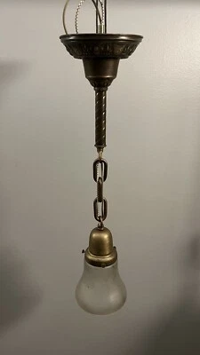 Lámpara colgante individual de latón con pantalla desgastada 52E Foto 1 de 4