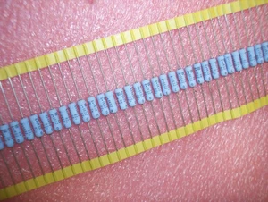 QTY (100) 6.8K Ohm 2W 5% METAL OXIDE FILM RESISTORS ERG2SJ682V PANASONIC ROHS - Picture 1 of 4