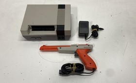 Nintendo NES Console (NES-001) w/ Accessories FOR PARTS 