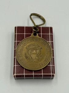 Vice President Of The United States NOS Key Chain - Picture 1 of 2