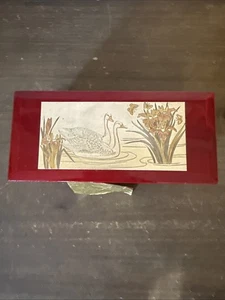 Vintage Art of Chokin Red von Westland Co. SPIELUHR Radierung aus Kupfer, Gold, Silber - Bild 1 von 15