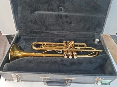 TROMPETA KING 601 TEMPO Bb con estuche y boquilla "recién reparada" Foto 1 de 4