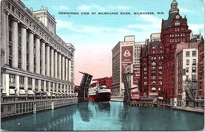 Unused Linen Postcard Downtown View of Milwaukee River WI Steam Ship Steamer - Picture 1 of 2