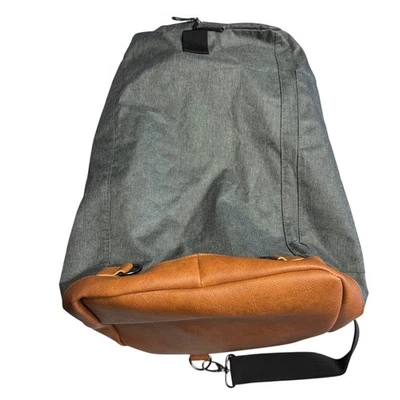 Mochila John Varvatos Weekend PVC recortada gris Foto 1 de 4