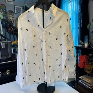 Women's L Button Down White Blouse Long Sleeve Bird Pattern Black And White - Picture 1 of 10