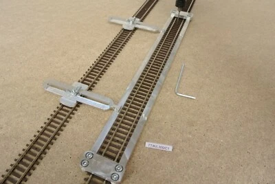 TT/K/L300/C1,Gleisschablone gerade,mit einstellbaren Kupplungen,für TT Kuehn - Bild 1 von 4