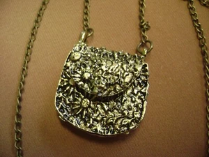 NWT- FLORAL PURSE, OPENS  27 " LENTH GOLD TONE NECKLACE!!!! - Picture 1 of 6