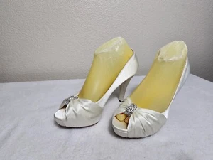 MICHAEL ANGELO Women's Shoes Diana Silk Open Toe White Ringstone Size 8 - Picture 1 of 23