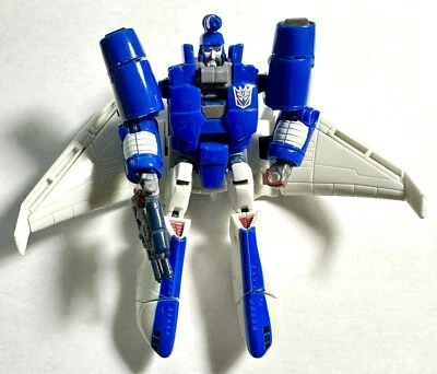 Transformers SCOURGE Jet Plane Recon Generations - Image 1 of 4
