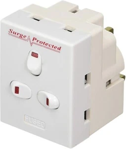 Adaptador conmutado de red triple de 3 vías enchufe 13A bloque de neón enchufe divisor sobretendido - Imagen 1 de 2