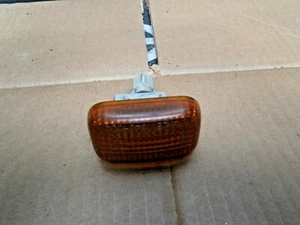 ISUZU TROOPER 1999 FRONT WING INDICATOR SIDE MARKER REPEATER LIGHT - Picture 1 of 1