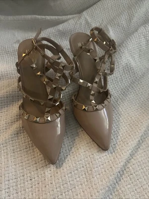 Mix No. Туфли-лодочки с заклепками из лакированной кожи с заостренным носком размер 11 6 шт. - Изображение 1 из 3