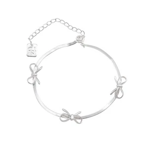 Galvanisiertes Silber Kupfer Armband mit Schleifen Design für Modeliebhaber - Picture 1 of 12