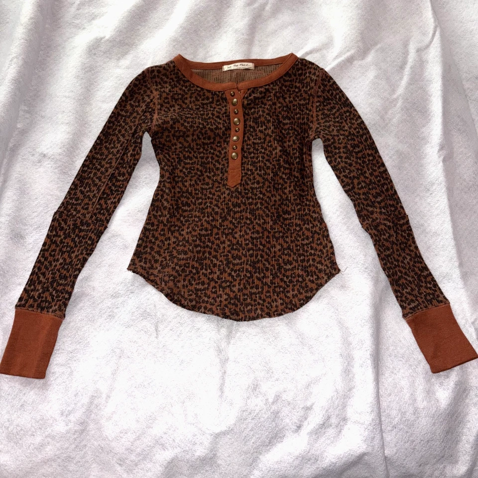 We The Free Everest Womens Brown Leopard Thermal Henley Waffle Long Sleeve XS - Image 1 of 4