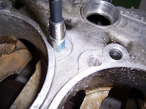 Porsche 911 / 964 / 993 Kurbelgehäuse Time-Sert / Gewindeeinsätze /Dilavarbolzen - Bild 1 von 2