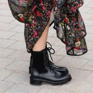 Women's Aquatalia Orianna Weatherproof Combat Boots Black Suede Lace SZ 8.5 - Picture 1 of 9