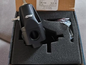 DeatschWerks fuel pressure regulator Benzindruckregler - Afbeelding 1 van 3