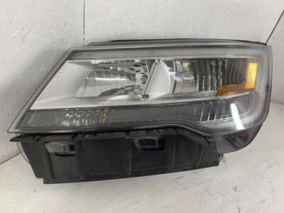 Faro izquierdo Ford Explorer Limited 2018-2019 Foto 1 de 4