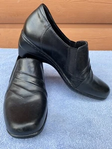 Thom McAn Shoes Women’s 7M/38.5 Deidre Clogs Black Leather Slip On 2" Heel - Picture 1 of 14