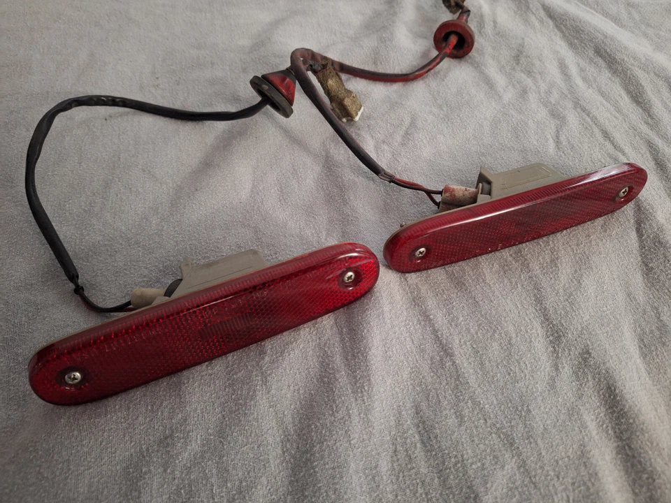 1991-1994 Nissan Sentra / NX Rear Side Marker Parking Lamps RH LH OEM Genuine - Image 1 of 4