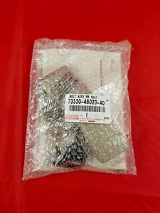 Toyota 73330-48020-A0 Belt Assy, Rear Seat Lap Type, RH Highlander 03-07 - Foto 1 di 1