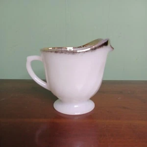 VINTAGE White Creamer Gold Trim ANCHOR HOCKING FIRE KING GOLDEN SHELL - Picture 1 of 5