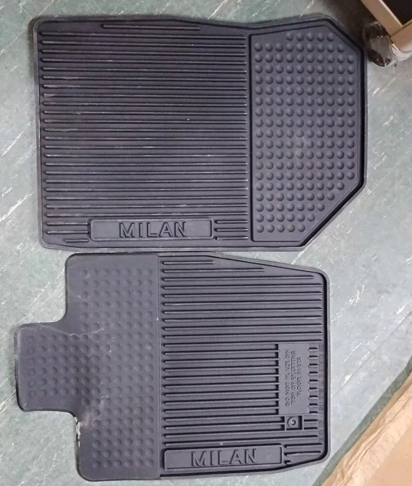 NUEVO OEM 07-10 Mercury Milan Juego de 2 alfombrillas de vinilo de goma negras FRONTALES Foto 1 de 2