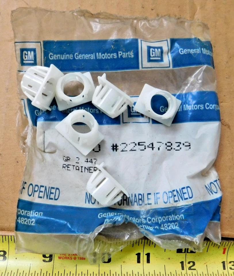 6 NOS GENERAL MOTORS BRAKE LIGHT SWITCH RETAINERS 22547839 - Image 1 of 1