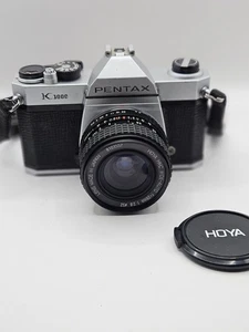 Asahi Pentax K1000 SLR mit Hoya 28mm f/2.8 Objektiv - guter gebrauchter Zustand - Bild 1 von 9