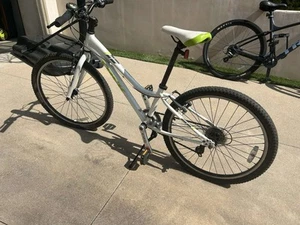 Trek Dialed 24” Youth Mountain Bike – 21 Speed, White, Great Condition - Picture 1 of 7