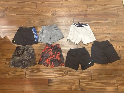 Boys Size 4/5 Short Lot Under Armour And Nike - Image 1 of 4
