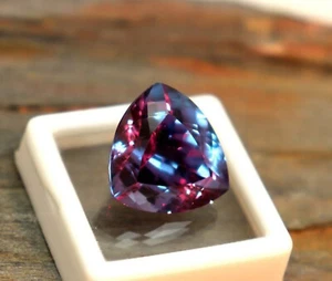 Piedras preciosas sueltas de corte trillón natural cambiantes de color de alejandrita de 8 quilates certificadas - Imagen 1 de 10