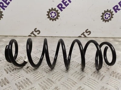 Muelle helicoidal suspensión trasera Volkswagen VW Golf MK7 2013-2019 5Q0511115 Foto 1 de 4