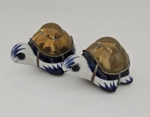 2x Tonala Mexikanische Keramik Miniatur Keramik Weiß & Blau Schildkröten mit Messingschale - Bild 1 von 6