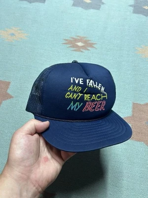 Sombrero de camionero vintage gorra de malla I’ve fallen can’t reach cerveza divertida novedad alcohol Foto 1 de 4