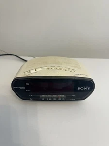 Vintage Sony Dream Machine AM/FM Alarm Clock Radio ICF C211 White Tested Works - Picture 1 of 3