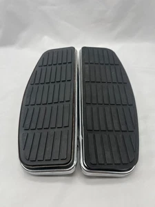 OEM Harley Vtg Floorboard Metal Base Rubber Pads 1998 FLHT - Picture 1 of 9