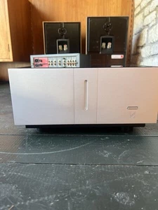 Quad Artera Power Amp - Silver. Beautiful, Powerful Amp - Picture 1 of 6