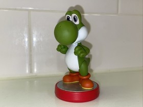 Yoshi Amiibo Super Mario Bros. Series - Figura Base Roja Nintendo NES
