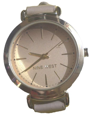 Women's NINE WEST 9W Gold Tone Classic Quartz new battery working - Image 1 of 4