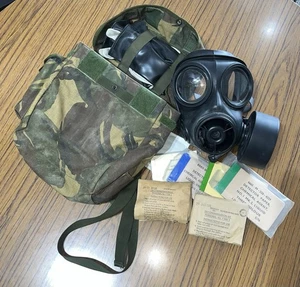 S10 Gas Mask Respirator - Size 3 - 2001 Dated - With Haversack - Picture 1 of 5