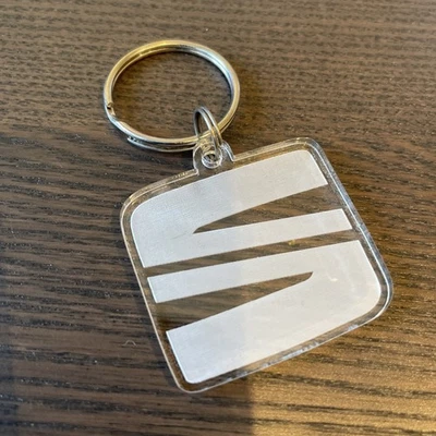 SEAT Logo Plastic Chrome Key Ring/Fob Chain Dealer Garage Cupra Leon Mii Ibiza  - Image 1 of 4
