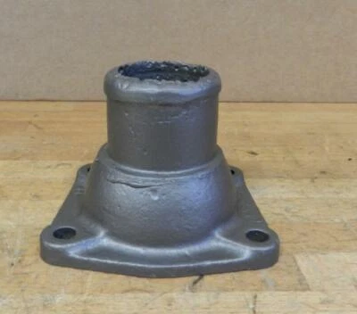 1955-62 Cadillac vehicles 331 365 390 V8 clean used thermostat housing 1462554 - Image 1 of 4