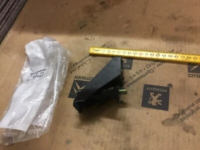 Genuine Peugeot 305 all model  HEADLAMP  headlight fixing bracket adjuster - Image 1 of 3