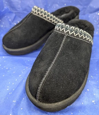 Zapatillas para mujer Ugg negras de gamuza forradas de piel sintética estilo mula talla 8 de EE. UU. Foto 1 de 4