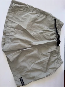 Women’s Colombia Active Shorts Khaki Size Medium Hiking - Picture 1 of 6