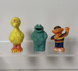 Vintage Sesamstraße Muppets inkl. Figuren großer Vogel Ernie Cookie CBS HK Kunststoff - Bild 1 von 4