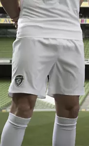 New Balance Republic of Ireland 2019-2020 Away White Football Shorts / RRP £30 - Picture 1 of 3